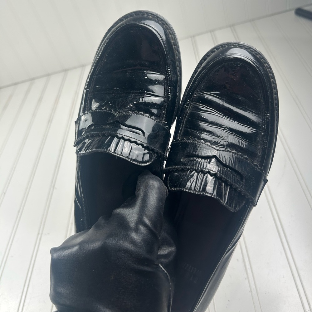 Stuart Weitzman Vintage Black Patent Leather Loafers Womenโs Size 6.5 - Picture 12 of 12